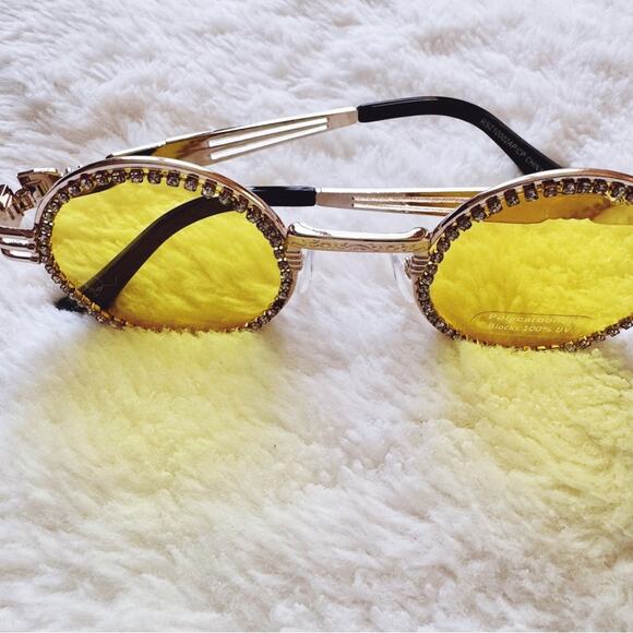 Kate Clear Yellow Round Sunglasses - Picture 4 of 14